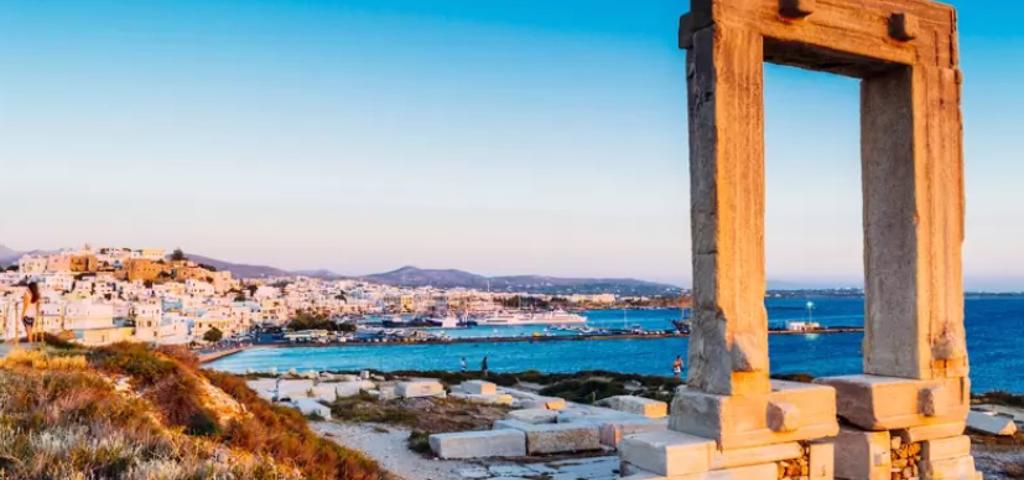 Η Νάξος «πρωταγωνιστεί» στον νέο κατάλογο του βρετανικού Travel Weekly Η Νάξος «πρωταγωνιστεί» στον νέο κατάλογο του βρετανικού Travel Weekly